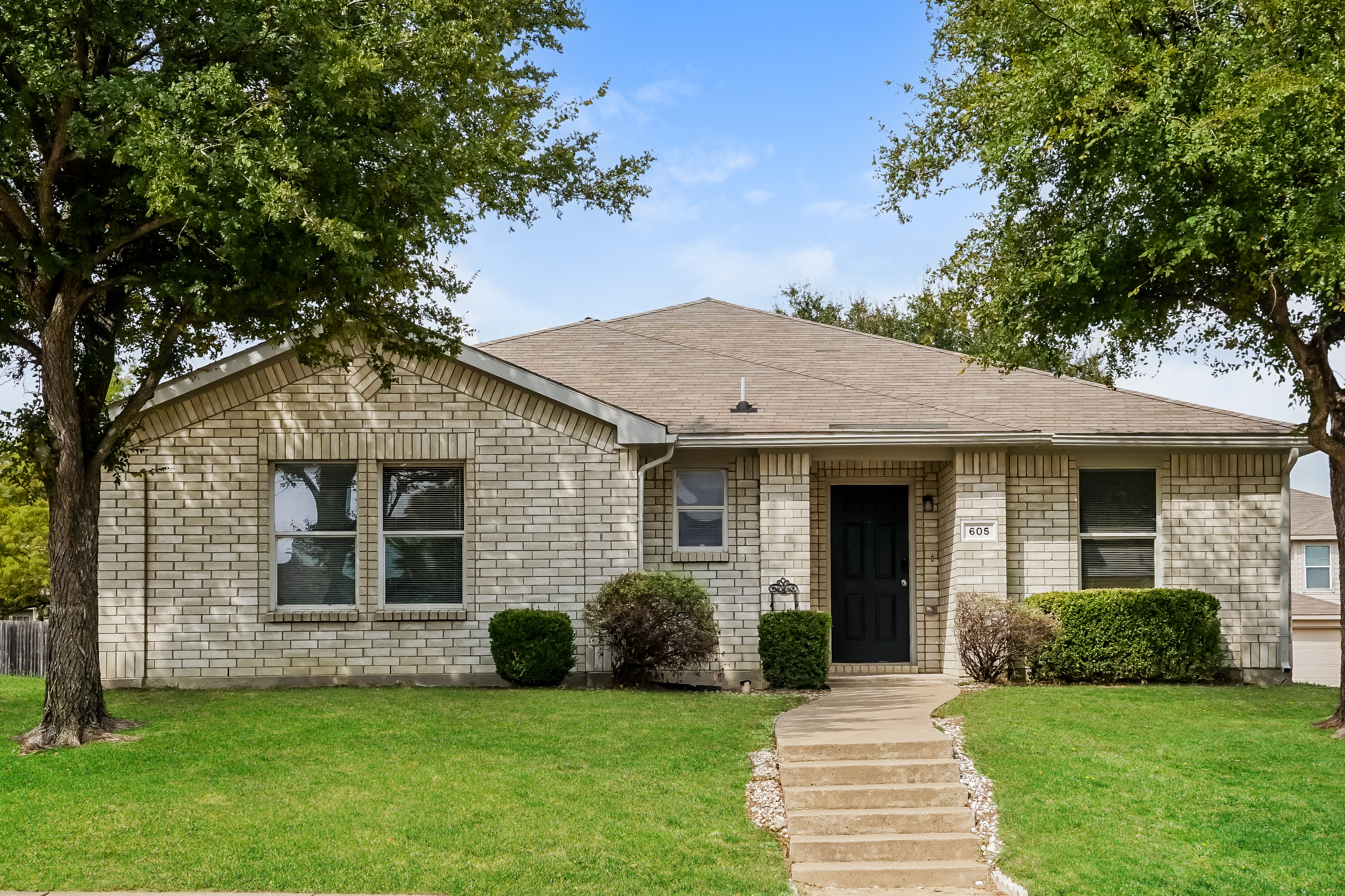 605 SNAPDRAGON LN DESOTO, TX 75115